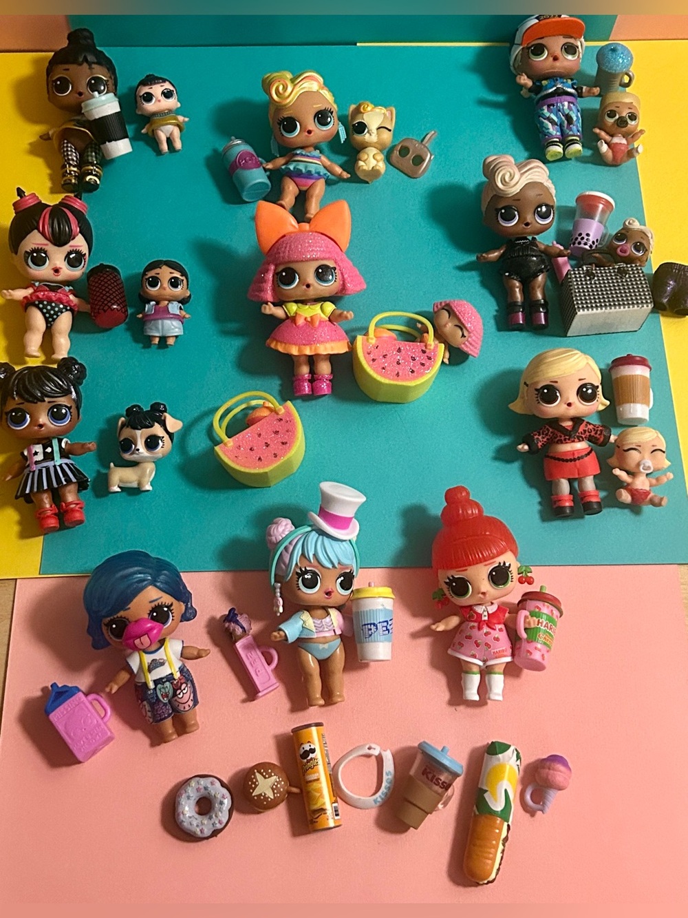 Large 100 Pc Lot of LOL Dolls: 8 Tots + 8 Lils + 3 Food Tots + Accessories